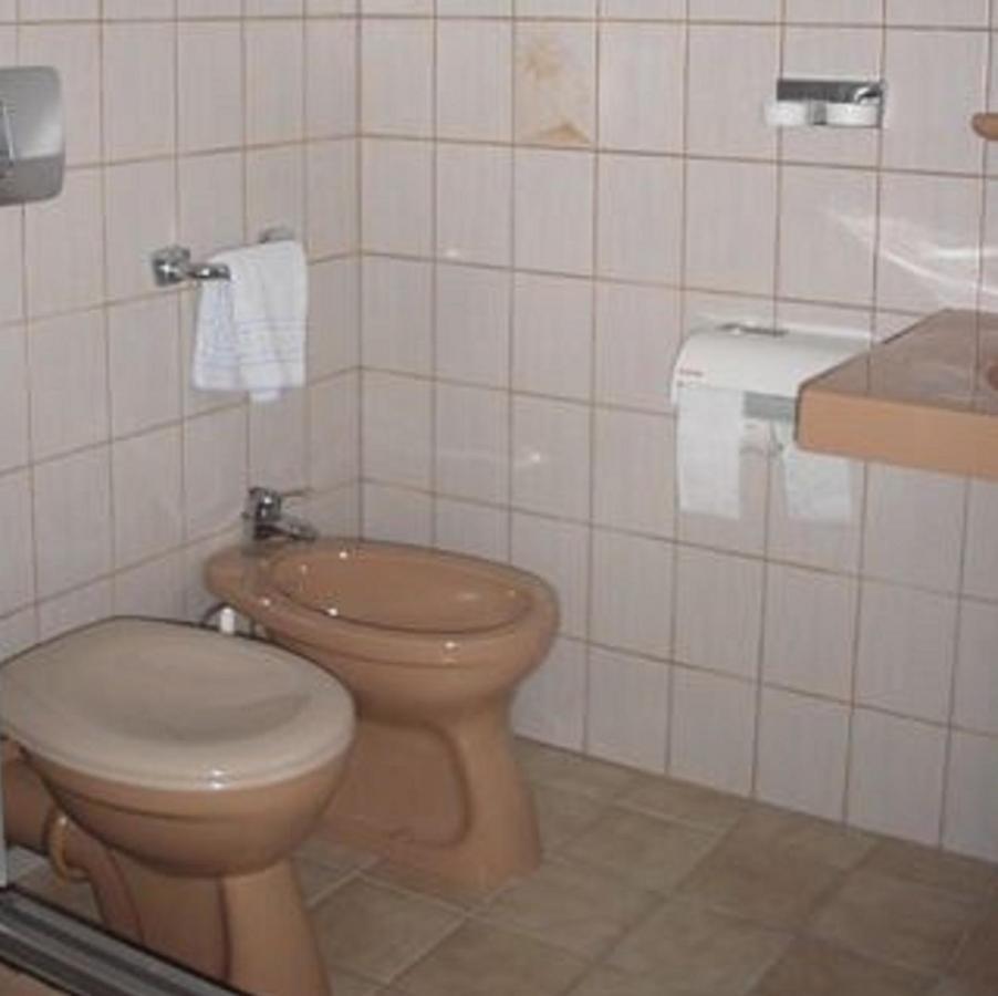 Hotel Restaurant Schmidter Bauernstube Nideggen Room photo